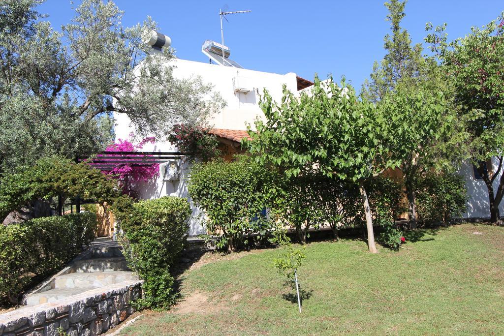 Katerina'S Bungalows Rovies Exterior foto